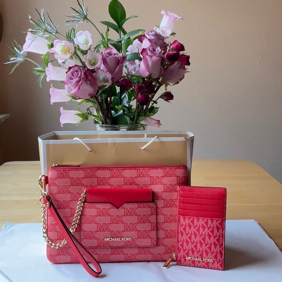 🌹MICHAEL KORS JET SET LOGO 2 - 1 WRISTLET 🌹 NWT 🌹 - Picture 4 of 16